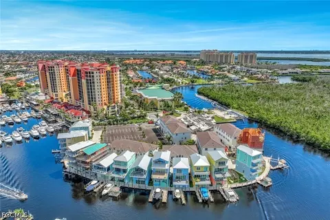5898 Shell Cove Dr, Cape Coral, FL 33914