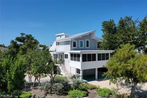 2499 Harbour Ln, Sanibel, FL 33957