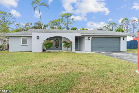 8707 Chatham St, Fort Myers, FL 33907