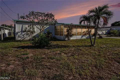 4811 Flamingo Dr, Saint James City, FL 33956