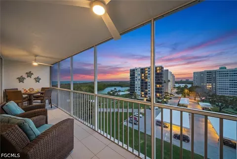 5 Bluebill Ave #808, Naples, FL 34108
