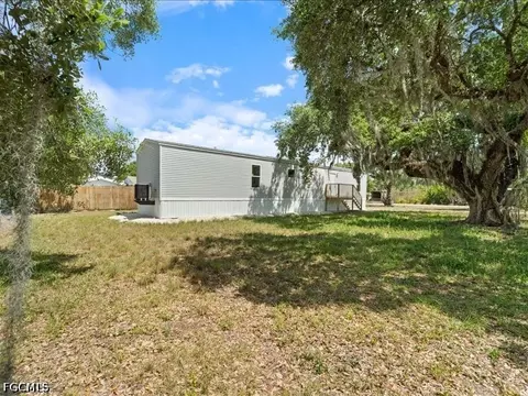 1038 Canopy Ln, Moore Haven, FL 33471