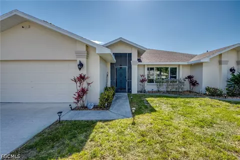 308 North Ave, Lehigh Acres, FL 33936