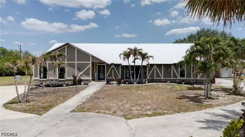 3440 Trail Dairy Cir, North Fort Myers, FL 33917