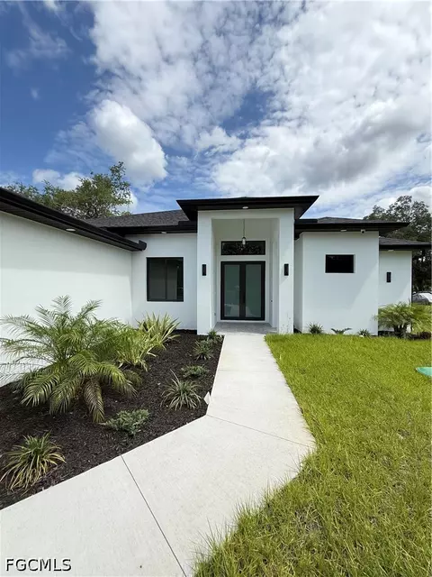 3663 28th Ave SE, Naples, FL 34117