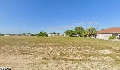 1524 NE 8th Pl, Cape Coral, FL 33909
