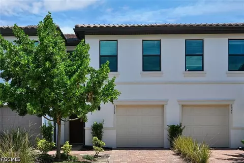 1519 Lake Jessup Cir, Cape Coral, FL 33909