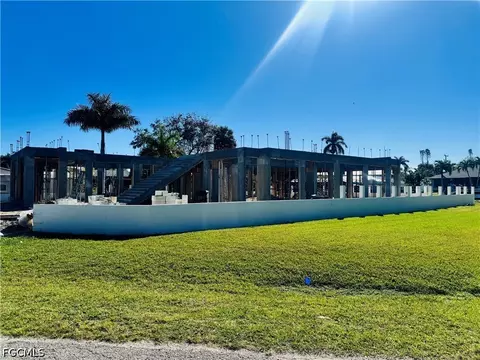 326 Shore Dr, Fort Myers, FL 33905