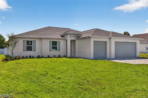 2537 SW 11th Pl, Cape Coral, FL 33914