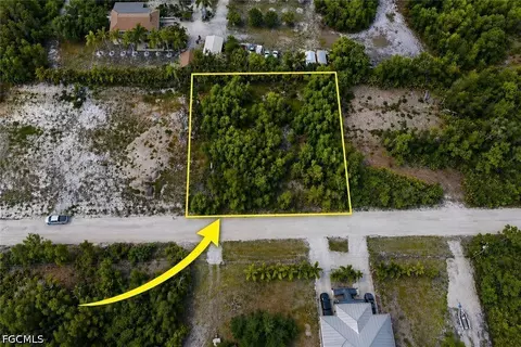 6430 Mannheim Rd, Bokeelia, FL 33922