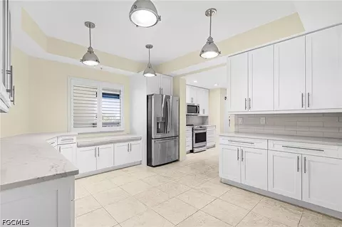221 9th St S #301, Naples, FL 34102