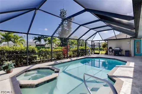 201 SW 35th St, Cape Coral, FL 33914