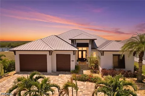 3100 Surfside Blvd, Cape Coral, FL 33914