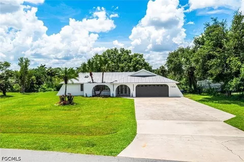 7436 Dana Lin Cir, North Fort Myers, FL 33917