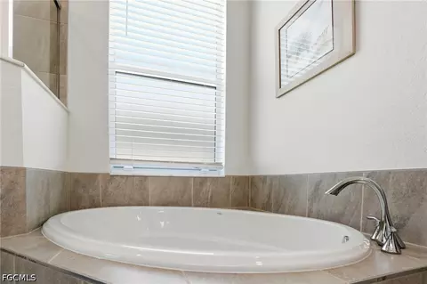 Bath - 1815 Alameda Dr, Naples, FL 34120 photo 3 of 4