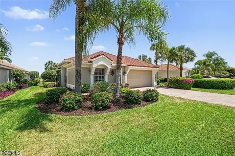 9532 Hemingway Ln, Fort Myers, FL 33913