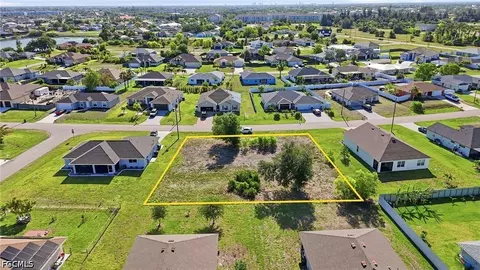 206 SW 11th Ave, Cape Coral, FL 33991