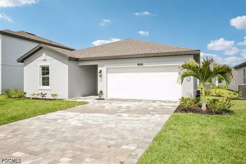 253 Moonlit Lake Trl, Lehigh Acres, FL 33936