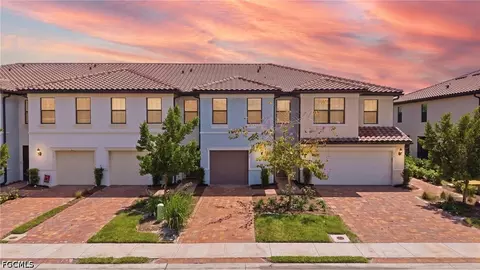 1516 Fells Cove Ln, Cape Coral, FL 33909