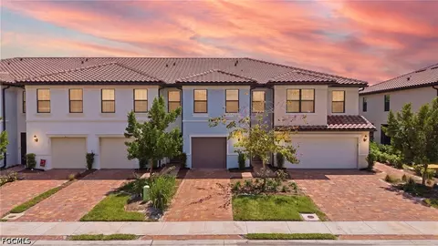 1516 Fells Cove Ln, Cape Coral, FL 33909