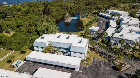 394 Orange Grove Blvd #1, North Fort Myers, FL 33903