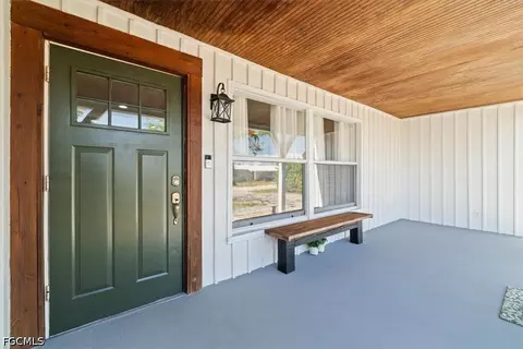 Exterior - 513 E Pasadena Ave, Clewiston, FL 33440 photo 4 of 9