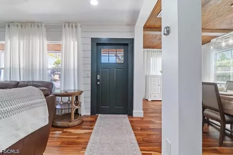 Entry Way - 513 E Pasadena Ave, Clewiston, FL 33440 photo 1 of 2