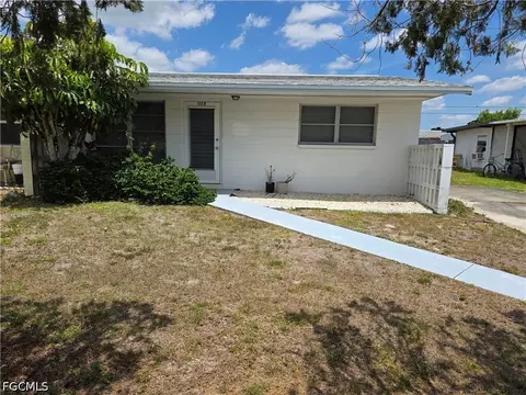 1117 Vineyard St, Lehigh Acres, FL 33936