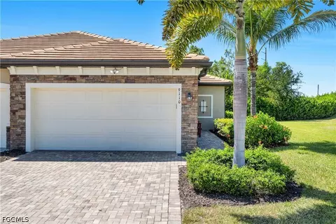 9110 Woodhurst Dr, Naples, FL 34120
