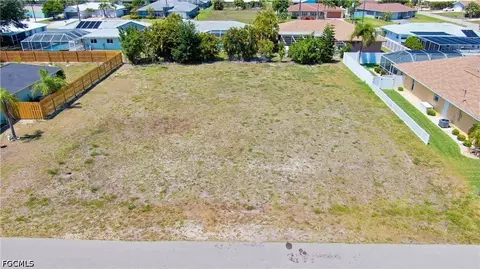 801 SE 33rd St, Cape Coral, FL 33904