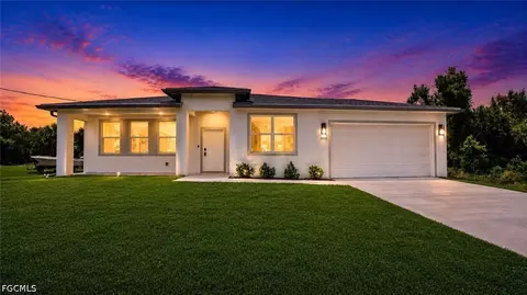 1909 Moore Ave, Lehigh Acres, FL 33972