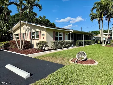 4937 Viceroy Ct, Cape Coral, FL 33904