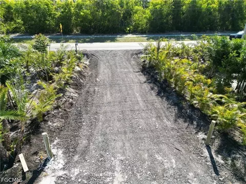 11851 Stringfellow Rd, Bokeelia, FL 33922 photo 9