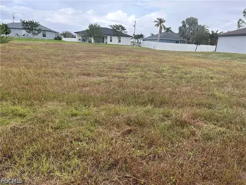 1909 NE 33rd Ln, Cape Coral, FL 33909