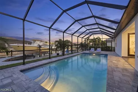 105 SW 36th Pl, Cape Coral, FL 33991