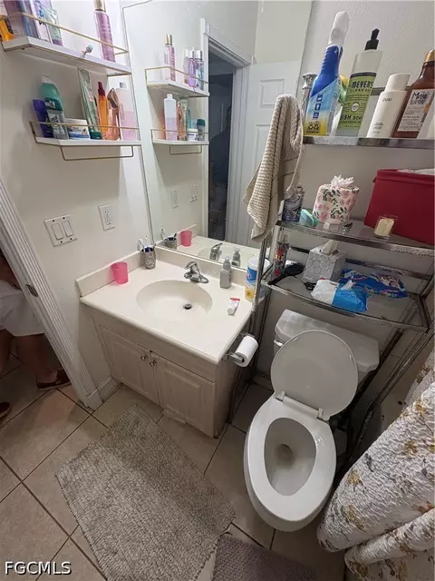 Bath - 2500 Storter Ave, Naples, FL 34112 photo 8 of 12