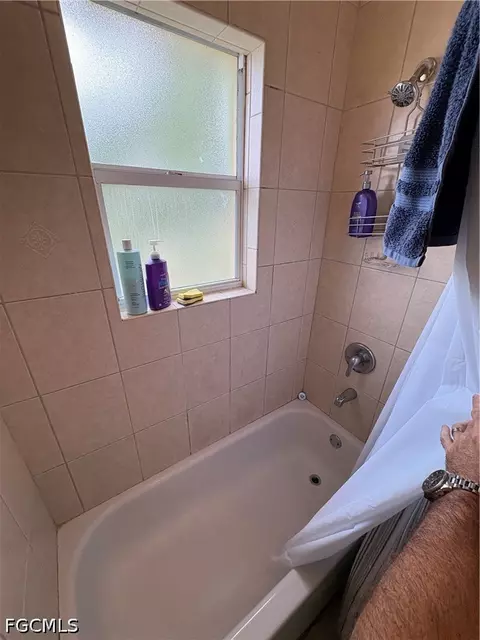 Bath - 2500 Storter Ave, Naples, FL 34112 photo 10 of 12