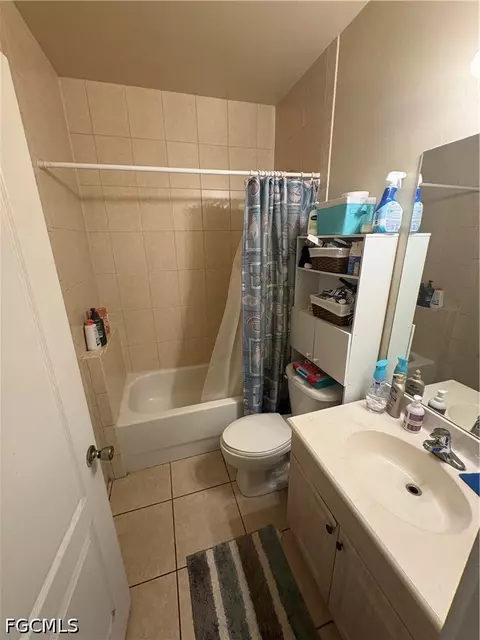 Bath - 2500 Storter Ave, Naples, FL 34112 photo 4 of 12