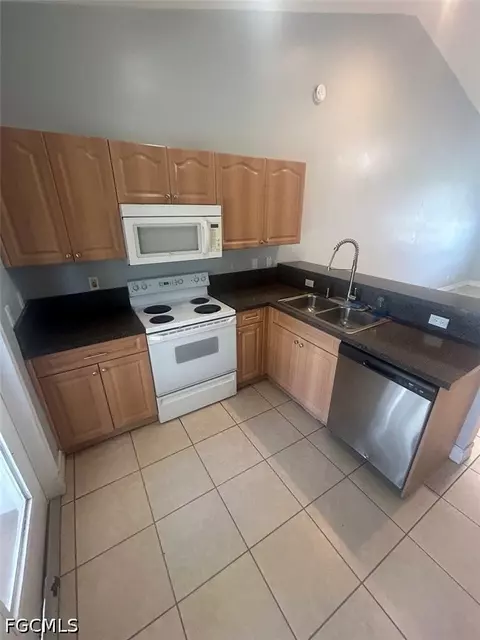 Kitchen - 2500 Storter Ave, Naples, FL 34112 photo 4 of 4
