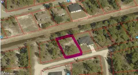 2812 Helen Pl, Lehigh Acres, FL 33971