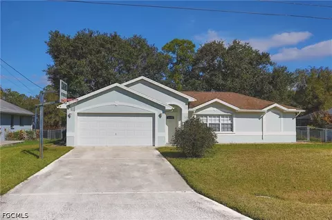 11407 Rabun Gap Dr, North Fort Myers, FL 33917