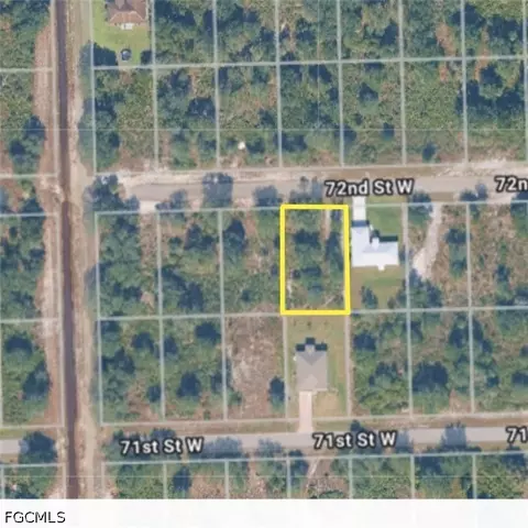 2521 72nd St W, Lehigh Acres, FL 33971