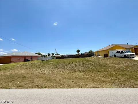 4517 7th St W, Lehigh Acres, FL 33971