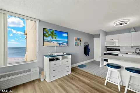 7330 Estero Blvd #401, Fort Myers Beach, FL 33931