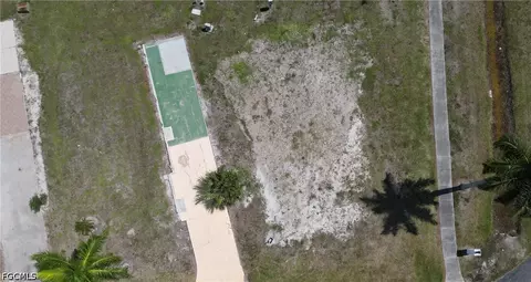 105 Oak Ln, Fort Myers, FL 33908