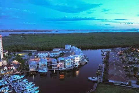 5870 Shell Cove Dr, Cape Coral, FL 33914