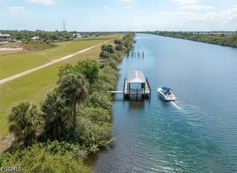 1589 Frontier Cir, Labelle, FL 33935 photo 3