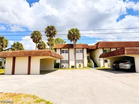 1723 Golf Club Dr #6, North Fort Myers, FL 33903