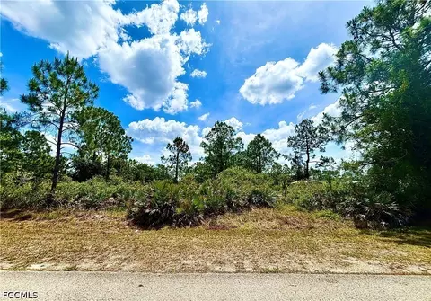 1620 Hibiscus Ave, Lehigh Acres, FL 33972