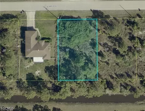 758 Almelia St E, Lehigh Acres, FL 33974